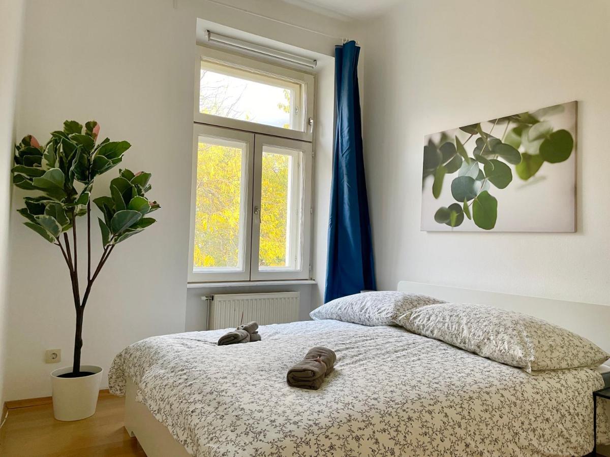 Spacious - 15 Min To Center Appartement Wenen