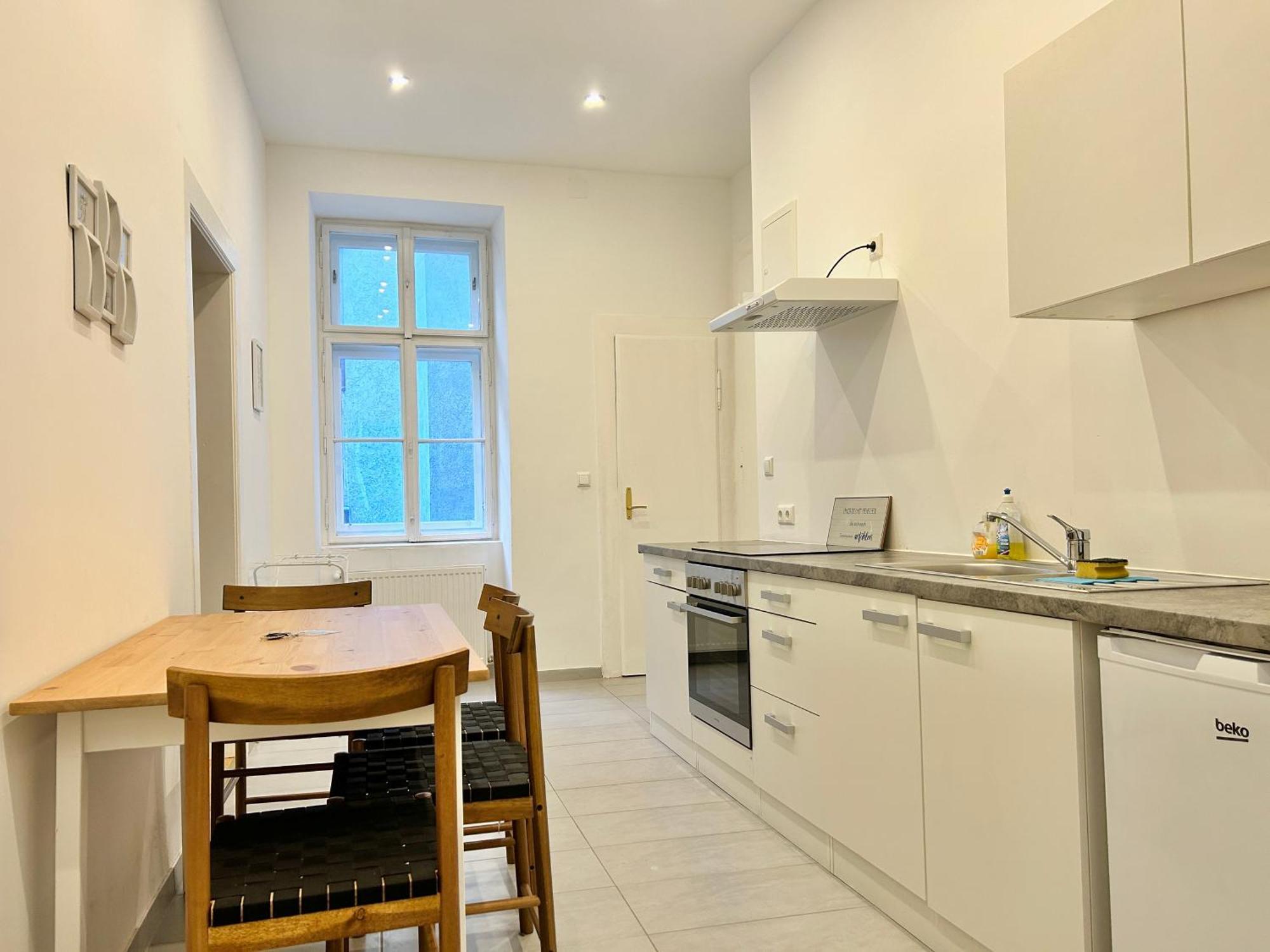 Spacious - 15 Min To Center Appartement Wenen