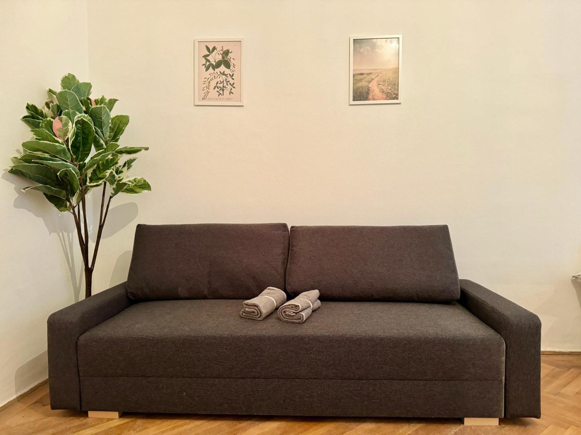 Spacious - 15 Min To Center Appartement Wenen
